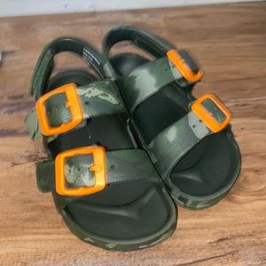 Camo cat & jack toddler sandals size 8